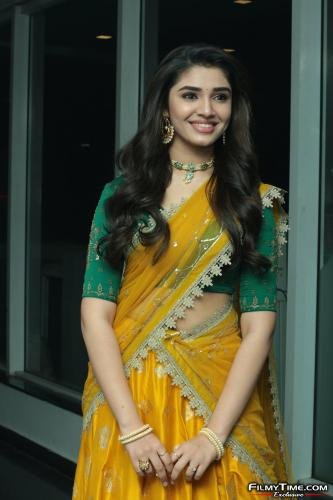 Krithi-Shetty-Uppena-Prerelease-55