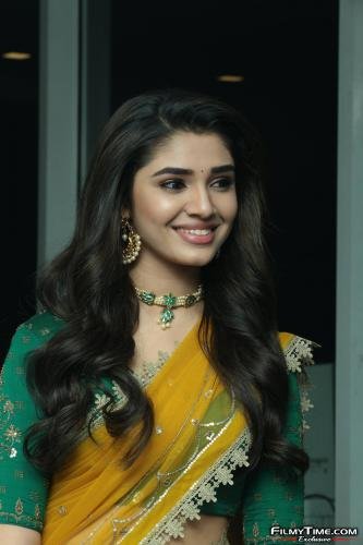 Krithi-Shetty-Uppena-Prerelease-57