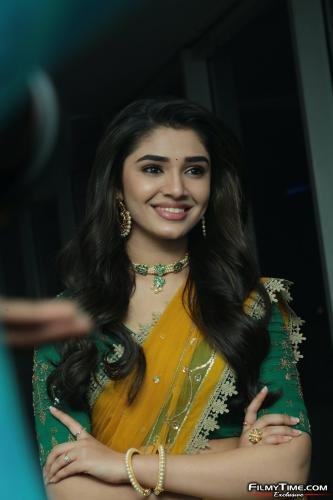 Krithi-Shetty-Uppena-Prerelease-58