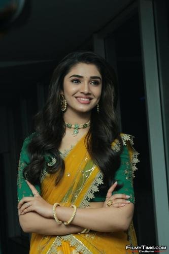 Krithi-Shetty-Uppena-Prerelease-59