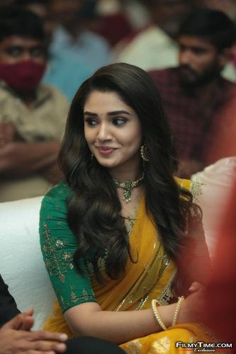 Krithi-Shetty-Uppena-Prerelease-60