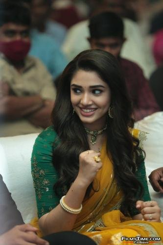 Krithi-Shetty-Uppena-Prerelease-62