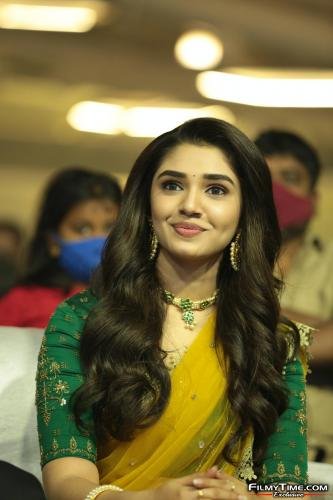 Krithi-Shetty-Uppena-Prerelease-77