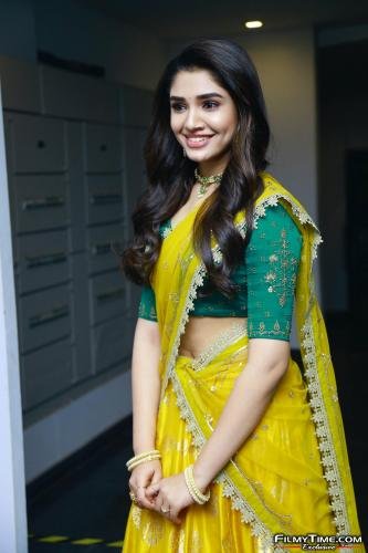 Krithi-Shetty-Uppena-Prerelease-8