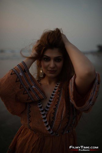 Latest-Stunning-Photos-Of-Heroine-Aditi-Goutham-3