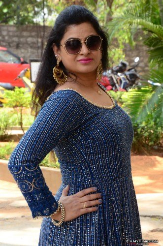 Manchu-Lakshmi-Launched-Papa-Chalo-Hyderabad-Song-Launch-Photos-7
