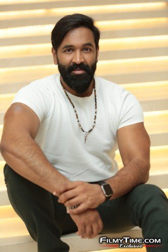 Manchi-Vishnu-51