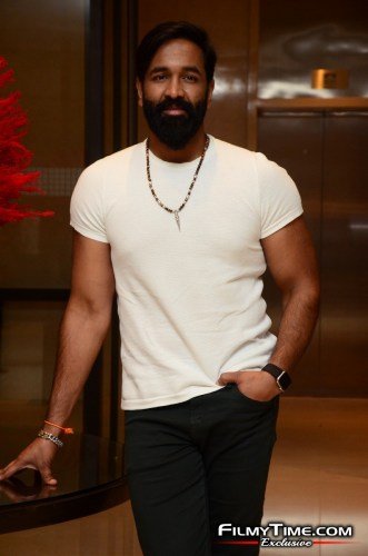 Manchi-Vishnu-54