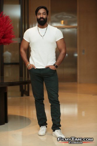 Manchi-Vishnu-76
