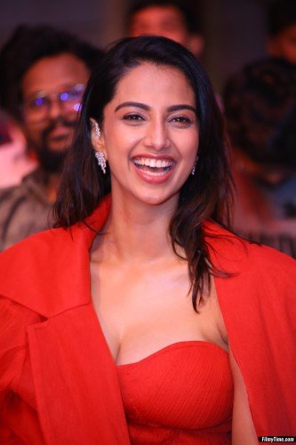 Meenakshi-Choudary-SIIMA-21