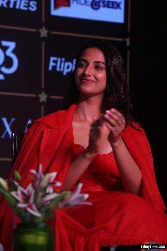 Meenakshi-Choudary-SIIMA-57