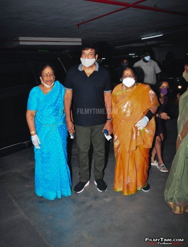 Mega-Family-Vakeel-Saab-1