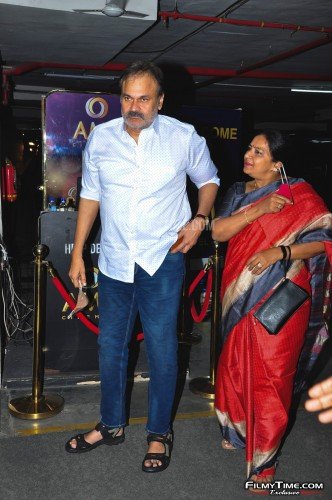 Mega-Family-Vakeel-Saab-25