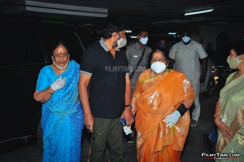 Mega-Family-Vakeel-Saab-3