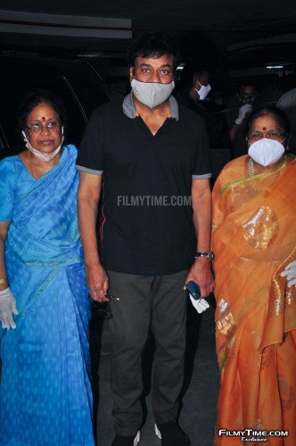 Mega-Family-Vakeel-Saab-5