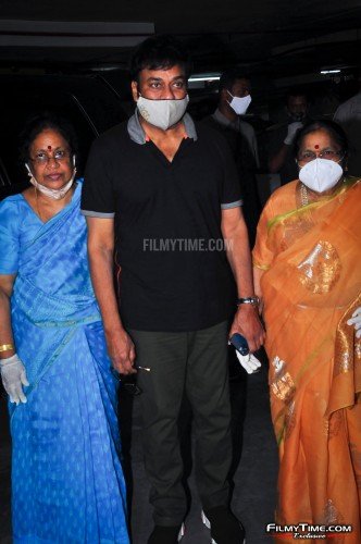 Mega-Family-Vakeel-Saab-6