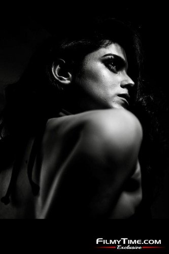 latest-hot-stills-of-actress-naina-ganguly_-5