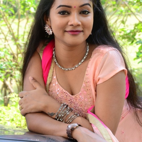 Nainisha-9