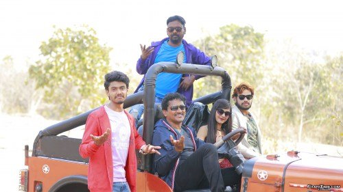 Naluguritho-Narayana-Movie-Frist-Look-Posters-1