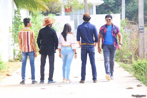 Naluguritho-Narayana-Movie-Frist-Look-Posters-3