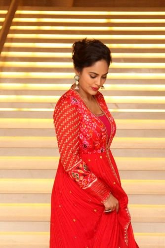 Nandita-Swetha-Kapatadhaari-pre-release-17
