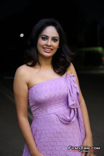 Nanditha-Swetha-Akshara-prerelease-28