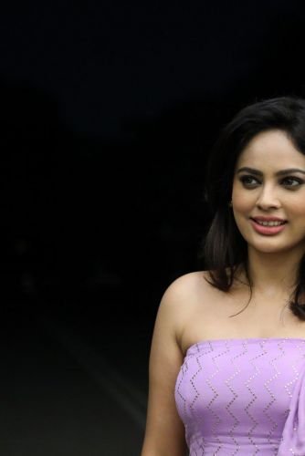 Nanditha-Swetha-Akshara-prerelease-36