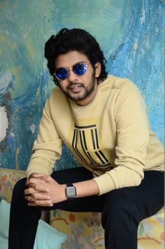 Naveen-Polishetty-11