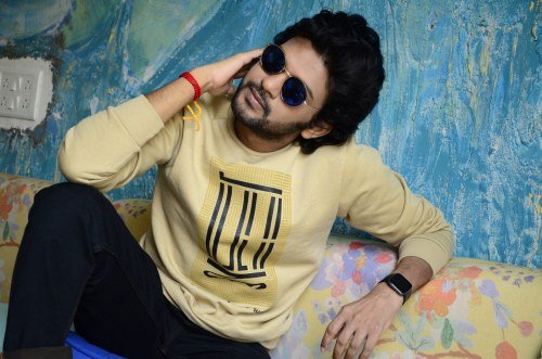 Naveen-Polishetty-15