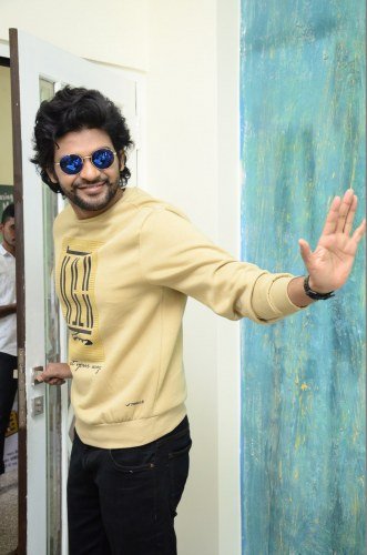 Naveen-Polishetty-28