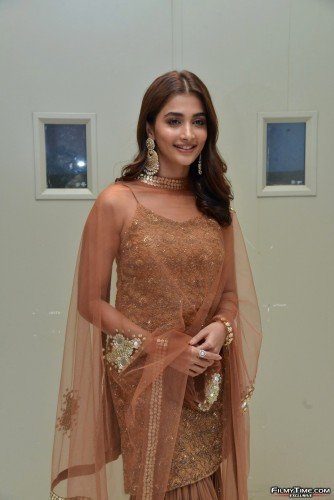 Pooja-Hegde-23