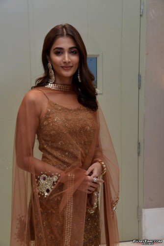 Pooja-Hegde-25