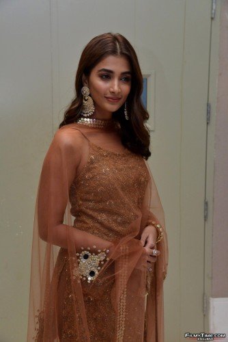 Pooja-Hegde-32