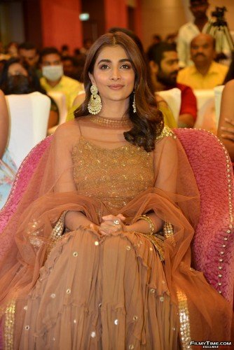 Pooja-Hegde-39