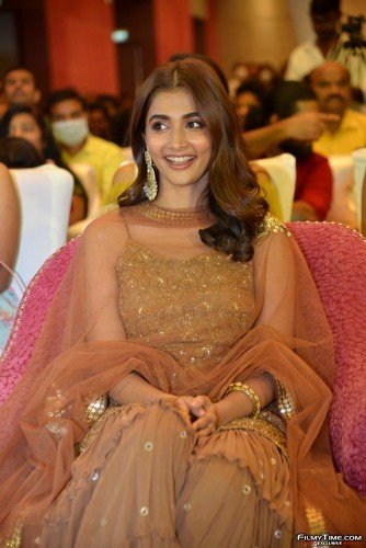Pooja-Hegde-45