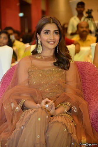 Pooja-Hegde-47