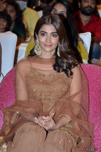 Pooja-Hegde-66