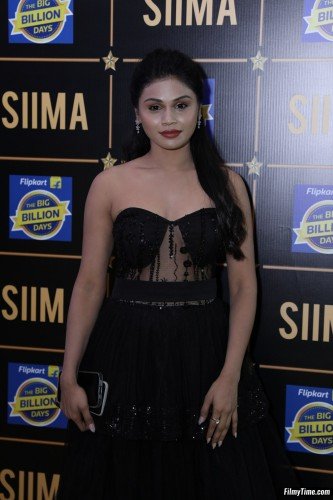 pranitha-siima-39