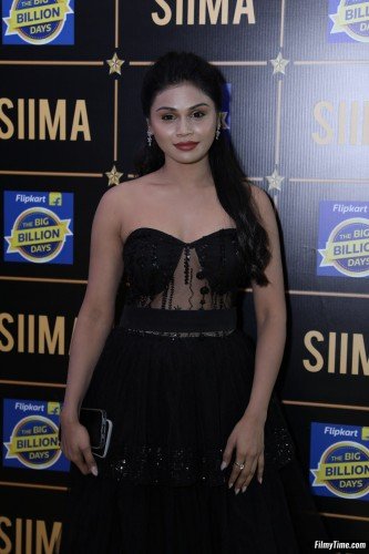 pranitha-siima-40