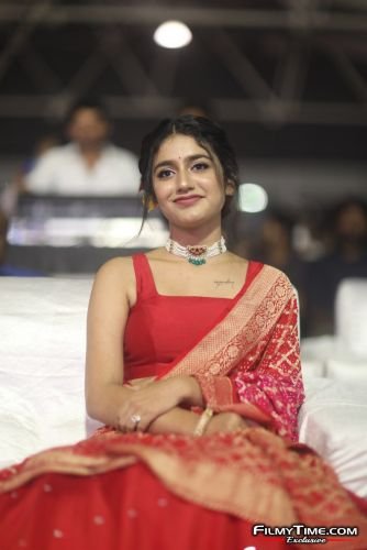 Priya-Prakash-Varrier-at-Check-Pre-Release-19_wm