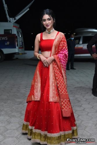 Priya-Prakash-Varrier-at-Check-Pre-Release-4_wm