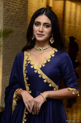 Priya-Prakash-Warrier-12