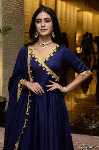 Priya-Prakash-Warrier-13