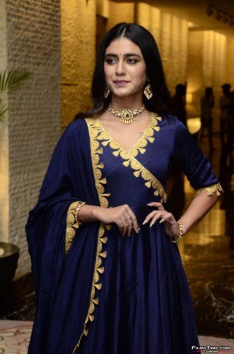 Priya-Prakash-Warrier-14