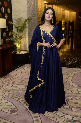 Priya-Prakash-Warrier-23