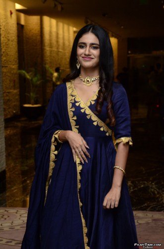 Priya-Prakash-Warrier-7
