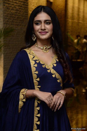 Priya-Prakash-Warrier-9
