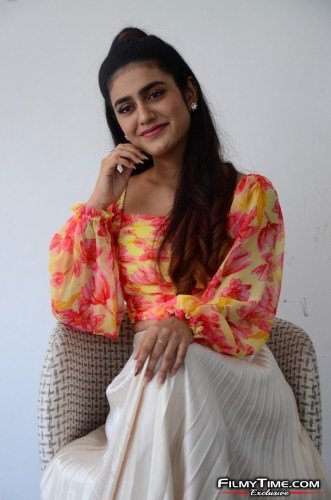 Priya-Prakash-Warrier-1