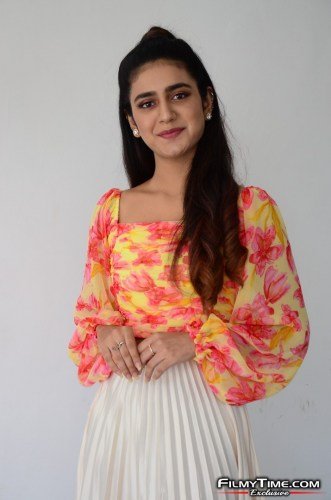 Priya-Prakash-Warrier-12