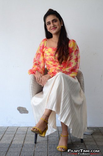 Priya-Prakash-Warrier-17